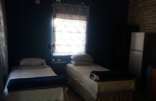Lephalale House | Room in Guest Room - Cosy Farmhouse for 4 Persons