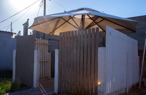 Cape Town House | Room in Guest Room - Relaxing Guest House in the Heart of Ndabeni