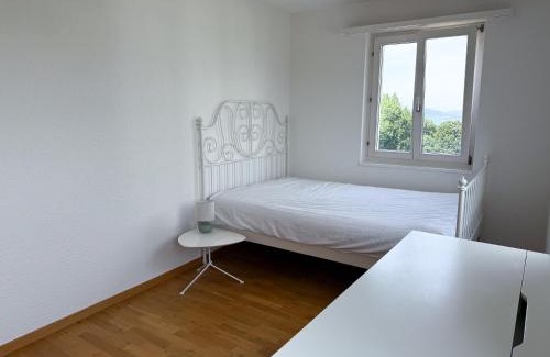 Feusisberg House | Room in Homestay with amazing view of lake - Zimmer in einer Gastfamilie mit herrlichem Blick auf den See