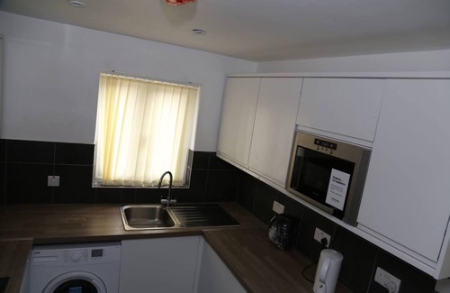 Thamesmead East Apartment | Room in House - Aa Guest Room4