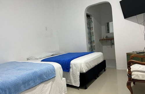 Torices House | "room in Lodge - Tr-a1c Hostel Room Near Castillo San Felipe With Pool and Wifi"
