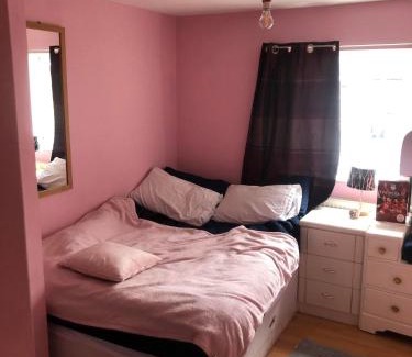St Helens Bed & Breakfast | Room in town centre