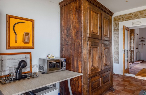 Elvas House | Room 'Lebre' with Shared Pool, Wi-Fi and Air Conditioning
