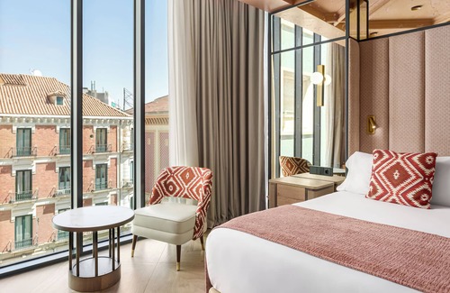 Granada City Center Hotel | Room Mate Leo, Granada