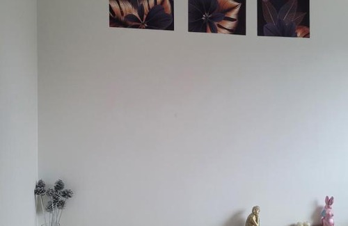 London Borough of Hounslow House | Room near Heathrow Airport