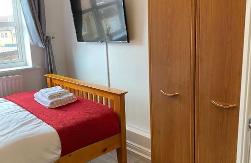 Newark upon Trent House | ROOM ONLY- option of the entire house if available - private property in quiet estate
