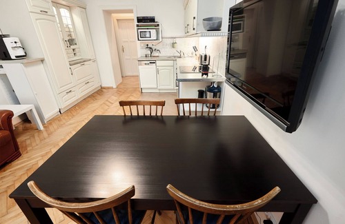 Josefov Apartment | Room & Parking Assistance