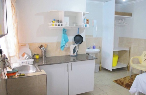 Eldoret House | Room-sappire Suits- Cozy Room With Own F