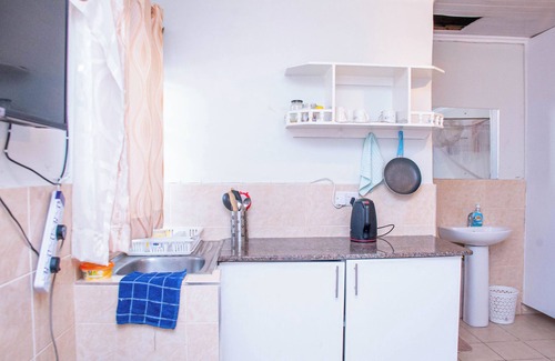 Eldoret House | Room-sappire Suits- Cozy Room With Own F
