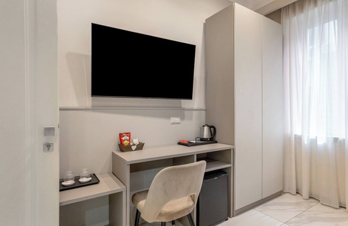 Chiaia Apartment | Room 'Suite Con Piscina Privata' with Wi-Fi and Air Conditioning