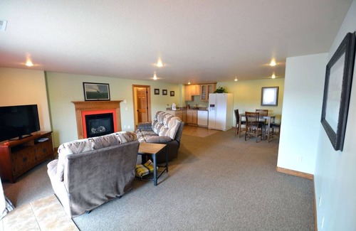 Sturgis House | Room To Roam In This Beautiful Home!