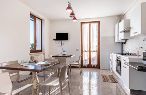 Pizzoletta Apartment | Room 'Tripla Budget' with Shared Terrace, Wi-Fi and Air Conditioning