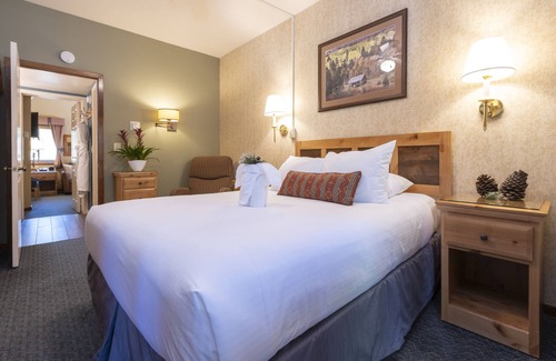 Olympic Valley Hotel | Room w/Kitchen, Balcony, Free Parking, Pool! Near Lake Tahoe
