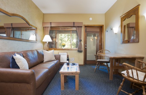 Olympic Valley Hotel | Room w/Kitchen, Balcony, Free Parking, Pool! Near Lake Tahoe
