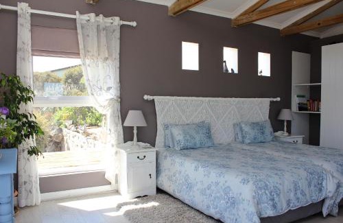 Clovelly Apartment | Room With a View for Two