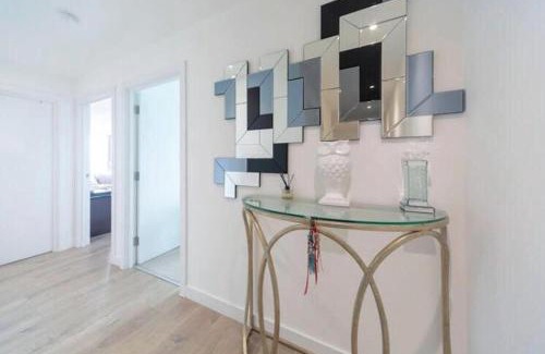 Shadwell House | Room with private bathroom in a modern two bedroom two bathroom flat