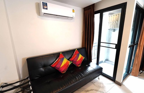 Khlong Toei Hotel | RoomQuest Sukhumvit 36 BTS Thonglor