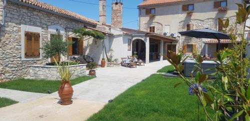 Loborika House | Rooms & Apartment STELIO