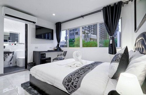 Wattana Hotel | rooms are all city view