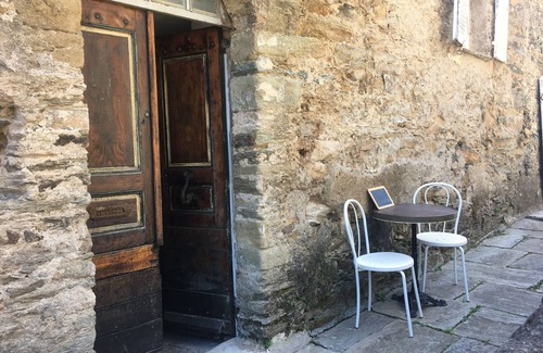 Pietra-di-Verde House | Rooms at Casa De Giovanni in Pietra Di Verde