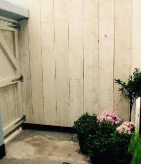 Rhyd-y-clafdy Apartment | Rooms at Martha Jones