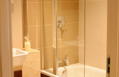 Omagh House | Rooms At Rue
