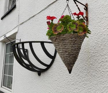 Cynwyd Bed & Breakfast | Rooms by the River at Glan Aber