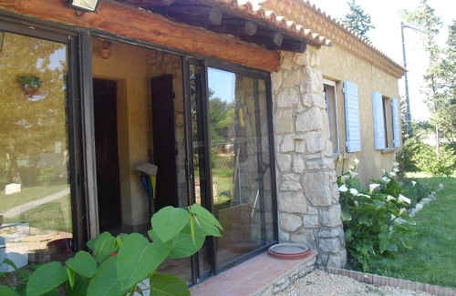 Saze Hotel | Rooms for rent in the peace of the countryside, near Avignon.