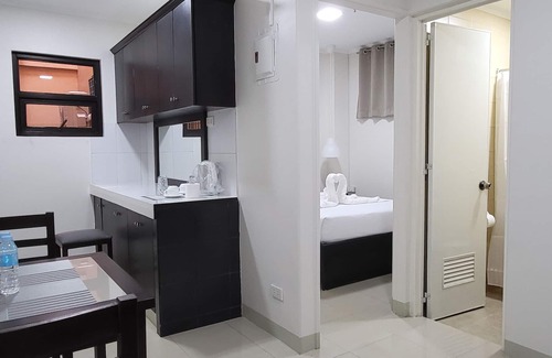 Bangkal Hotel | Rooms R Us - Evangelista