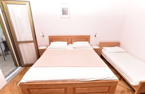 Malinska-Dubasnica House | Rooms Tom