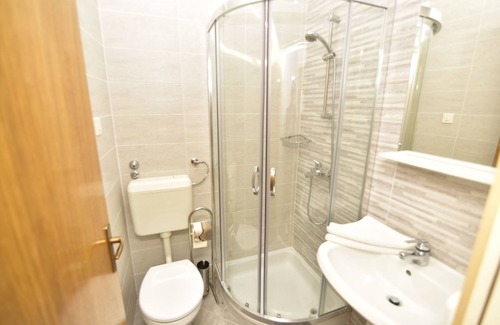 Malinska-Dubasnica House | Rooms Tom