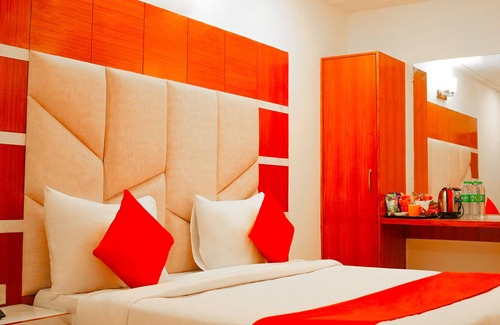 Shalimar Bagh Hotel | Roomshala 006 Hotel Ambrosia