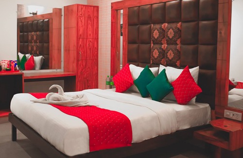 Shalimar Bagh Hotel | Roomshala 006 Hotel Ambrosia