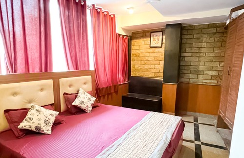 New Friends Colony Hotel | Roomshala 033 Silver Inn NFC