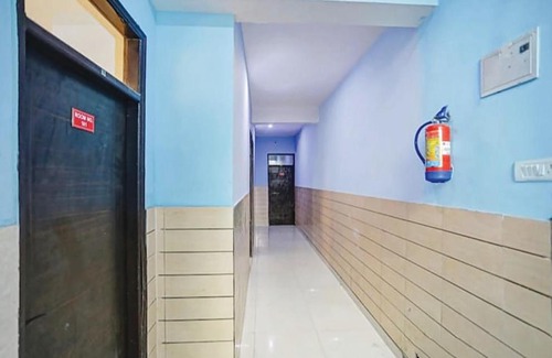 Noida Hotel | Roomshala 082 Hotel Noida Empire