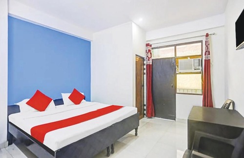Noida Hotel | Roomshala 082 Hotel Noida Empire