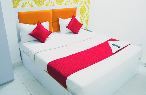 Anand Vihar Hotel | Roomshala 088 Hotel Green Villa