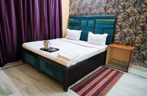 Malviya Nagar Hotel | Roomshala 155 Hotel JPC