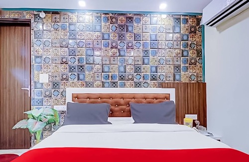 Delhi Hotel | Roomshala 176 Hotel Green Palace