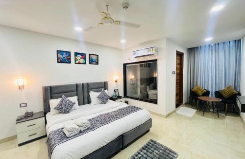 DLF Farms Hotel | Roomshala 183 Hotel Aroma