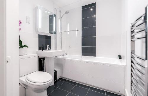 Epsom Apartment | Roomspace Serviced Apartments - Capitol Square
