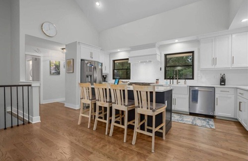 Prairie Village House | Roomy 4BR Home PV|Luxury|PoolTable|Wifi|