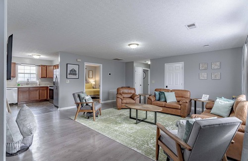 Elizabethtown House | Roomy 4BR in the Heart of the Bluegrass