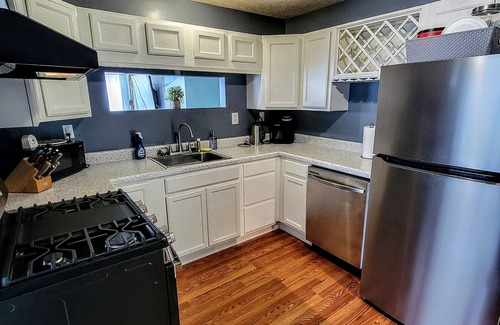 Town of Pines House | Roomy and Cozy 3bd 2ba just mins from Indiana Dunes
