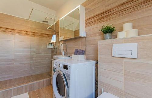 Ferencvaros Apartment | Roomy apartment 80sqm at city center FREE PARKING space, AC & balcony, Separate AC in all four rooms