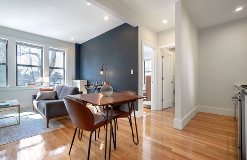 Brighton Apartment | Roomy Brighton 2BR near St. Elizabeth's Hospital, by Blueground