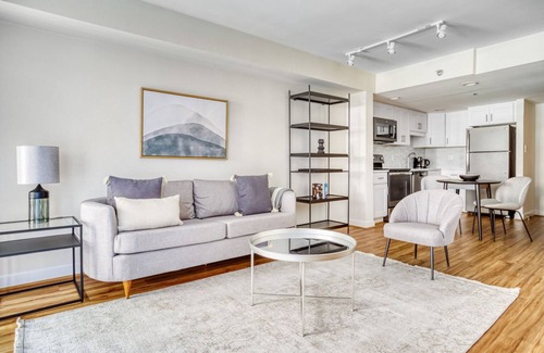 Court House Apartment | Roomy Clarendon 2BR w/W/D & Gym, across street from WF, by Blueground