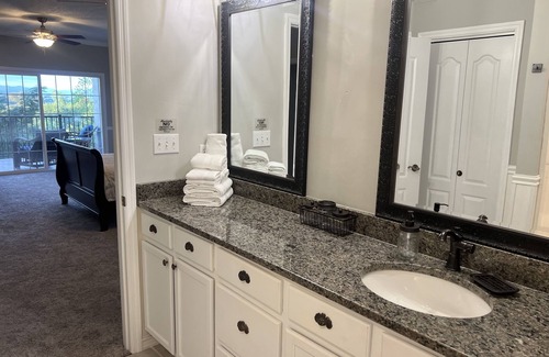 Kingston Condo | Roomy Condo overlooking Watts Bar Lake and downtown Kingston