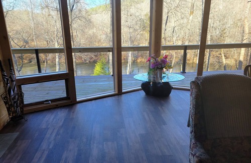 Rutherfordton Apartment | Roomy entire private lower level of log cabin on Green River, 6 min to TIEC.