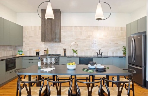 Faubourg Lafayette Hotel | Roomy, Historic Restoration | Heated Pool